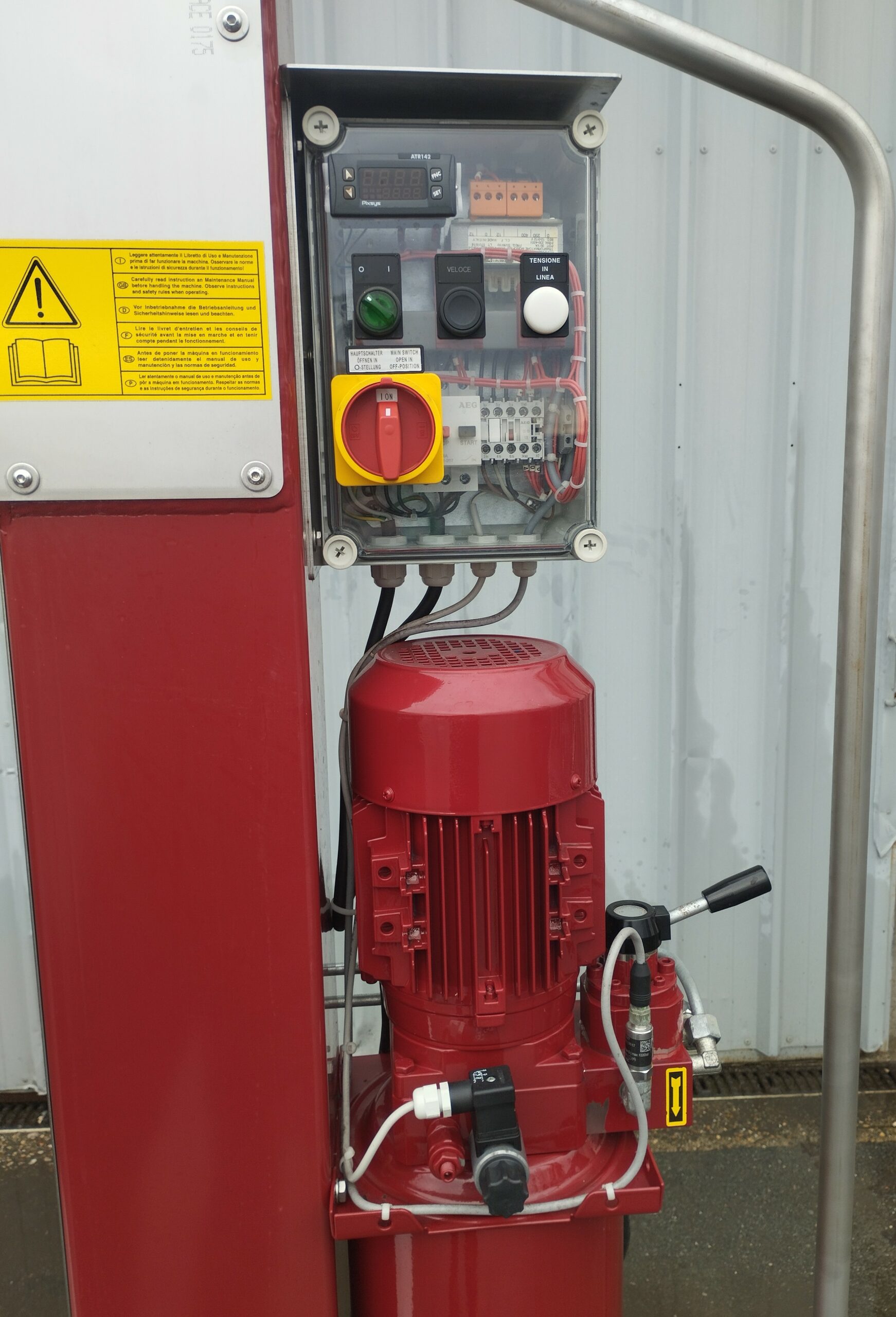 Pressoir vertical hydraulique ENOVENETA Type 800 d’occasion – Image 3